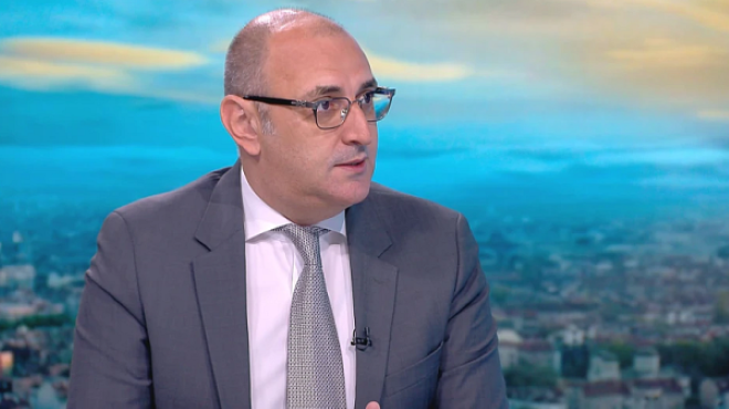 Милен Керемедчиев за "Лукойл": Целта на управляващите е продажба на рафинерията