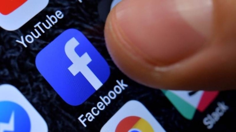 "Фейсбук" трябва да плаща за съдържание според медийния магнат Рупърт