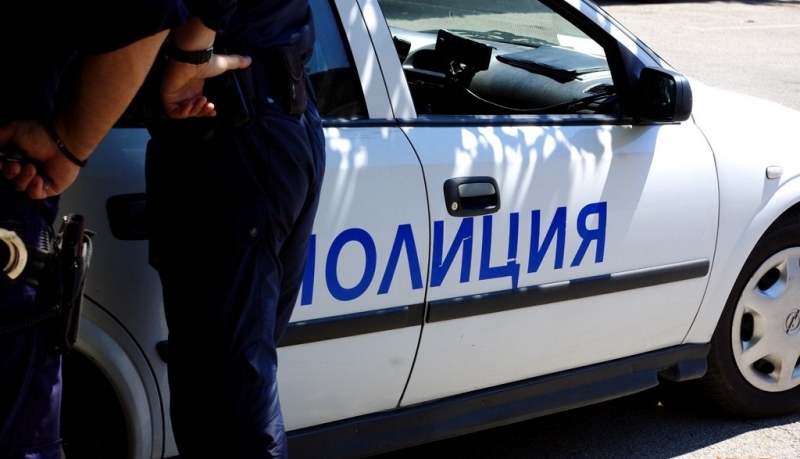 Служители на сектор Противодействие на икономическата престъпност при ОДМВР Видин иззели