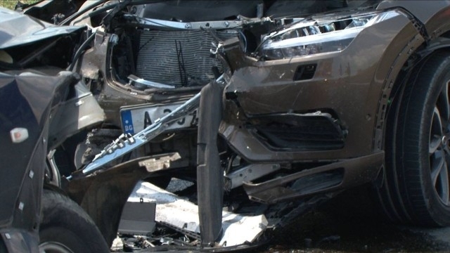 Затруднено е движението по главния път София Варна в