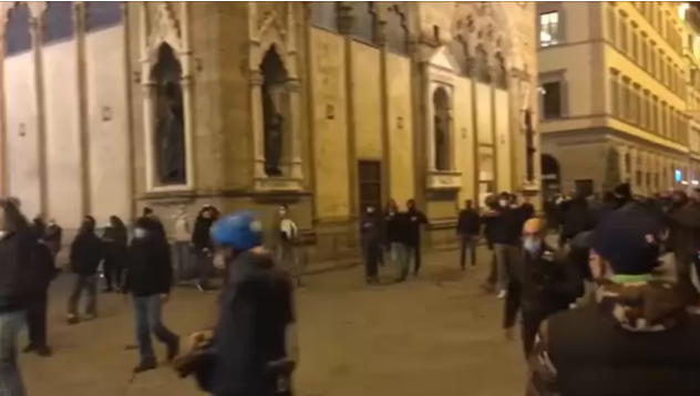 Ожесточени сблъсъци избухнаха снощи в италианския град Флоренция между полицията