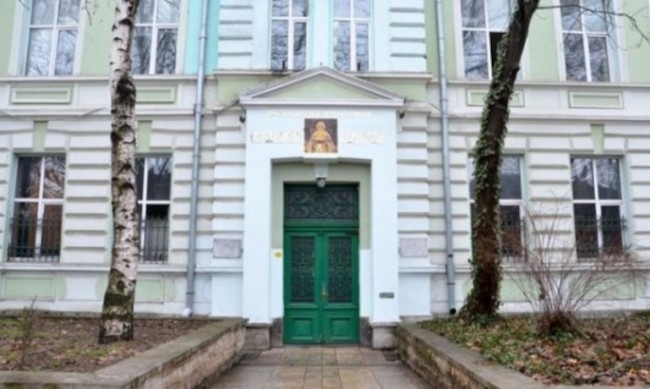 Шестокласник е със счупена ръка след системен тормоз от съученик