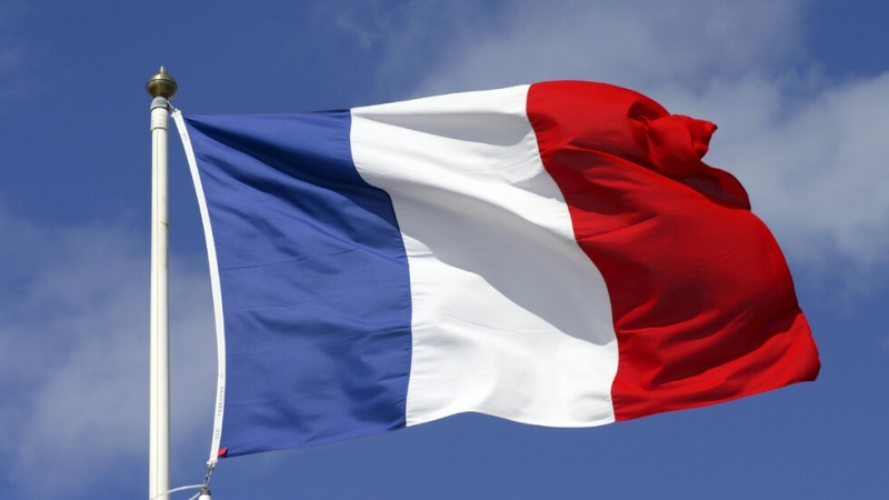 Френските партии отхвърлиха предложението на Макрон за сформиране на мнозинство