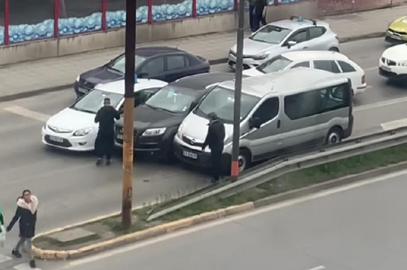 Бус и кола катастрофираха в Монтана съобщиха от МВР в