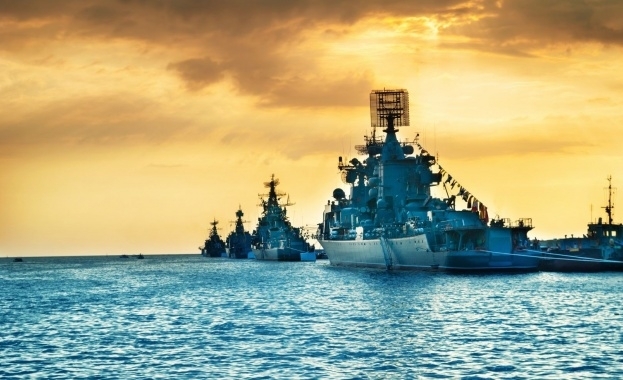 Десет военни кораба и две подводници- това е най-мощната военно-морска