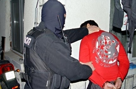 Полицаи задържаха млад мъж с дрога съобщиха от пресцентъра на