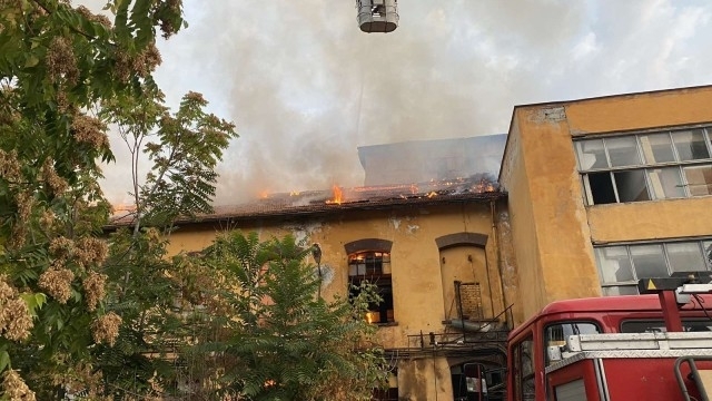Пожар пламна в цех на Захарния комбинат в Пловдив на
