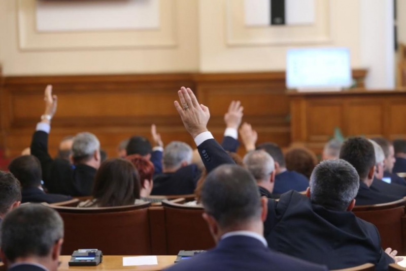 Депутатите одобриха увеличението на минималната работна заплата