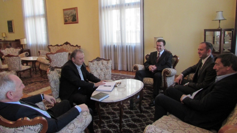 Повод за срещата с посланика на Сърбия у нас Владимир