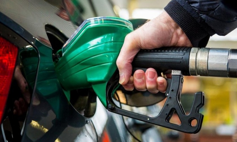 Цената на дизела в Гърция премина 2 евро за литър