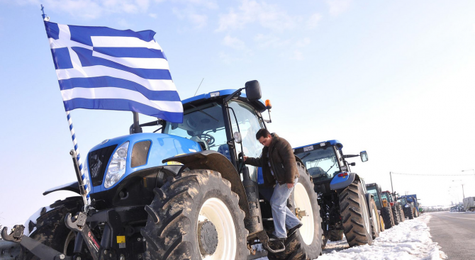 По информация на българското посолство в Гърция стачкуващи фермери започват