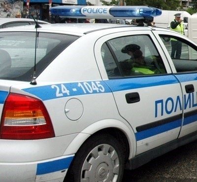 Полицай в Бургас бе ранен при обстрел от роми барикадирани