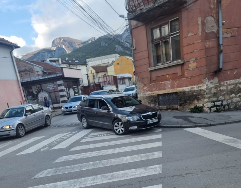 Пореден случай на безобразно паркиране възмути врачани научи агенция BulNews