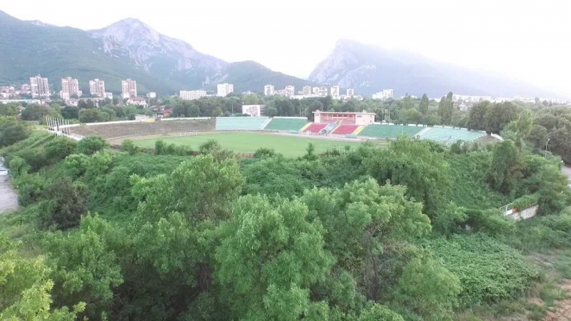 Лидерът във Втора лига Ботев Враца ще вдигне осветление на