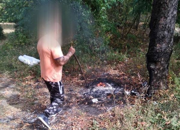 Санкционираха мъж, изгарящ нерегламентирано кабели във Враца, съобщиха от местната