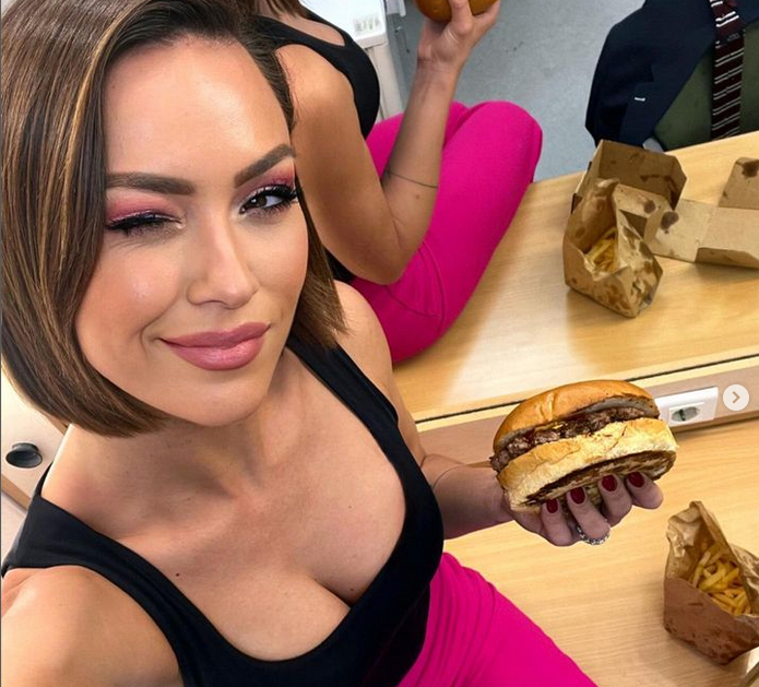 Дора Пантели отново подлуди своите 196 000 последователи в Инстаграм