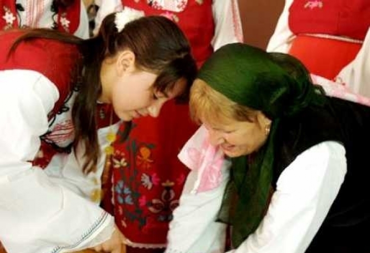 Отбелязваме красив празник! Вижте какви ритуали и поверия за здраве трябва да направите на Бабинден