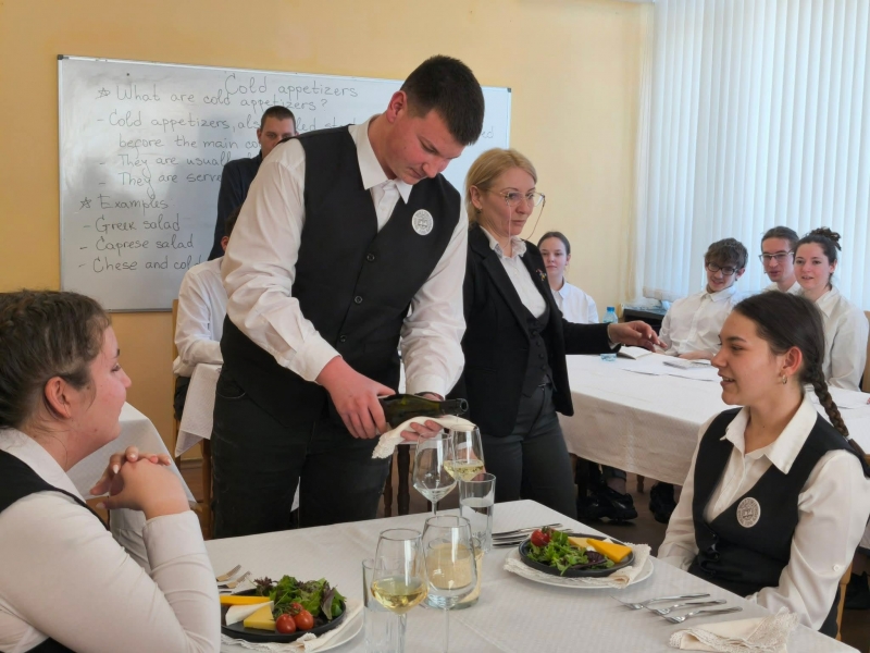 В Професионална гимназия по търговия и ресторантьорство Враца се проведе