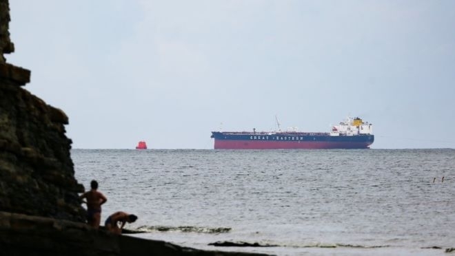 Украйна съобщи снощи че Русия е ударила два товарни кораба