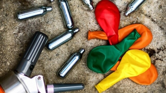 Народното събрание въведе забрана за продажбата на райски газ на