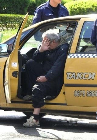 Тийнехджър е нападнал и пребил таксиметров шофьор в Козлодуй съобщиха