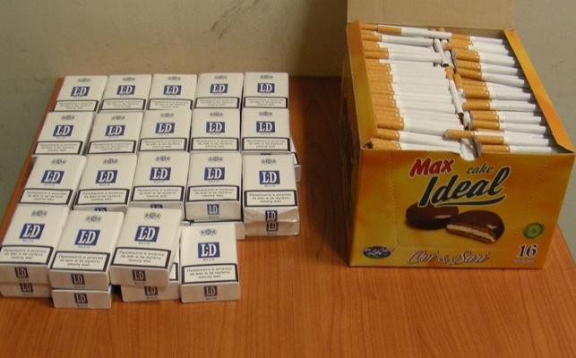 Полицията е иззела контрабнадни кутии с цигари от магазин във