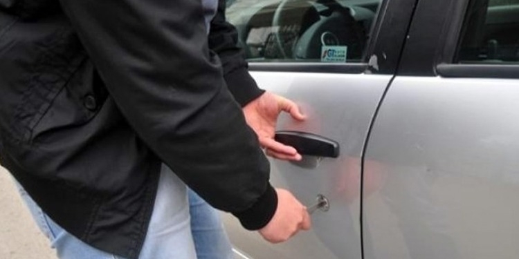 Две коли са били откраднати за нощ в Монтнаско Вчера