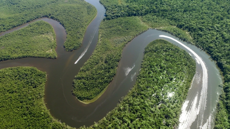 Специалисти от Археологическия и етноложки музей към университета в Сао