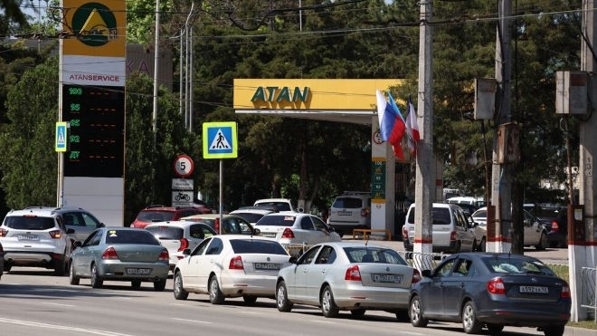 В 99 бензиностанции в Крим днес свободно може да се