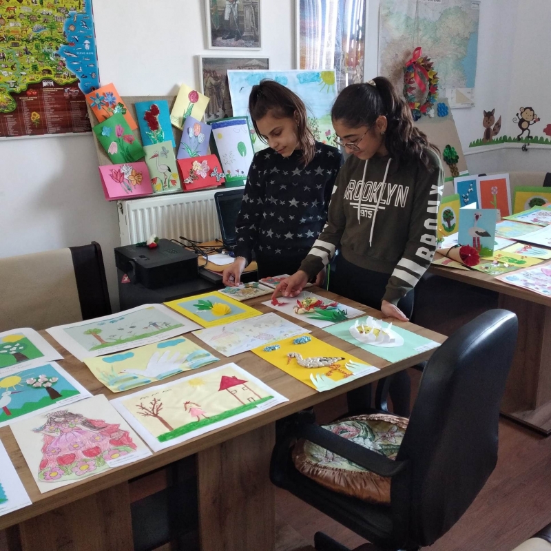 Приключи изложбата Пролетна градина подредена от децата от детските градини