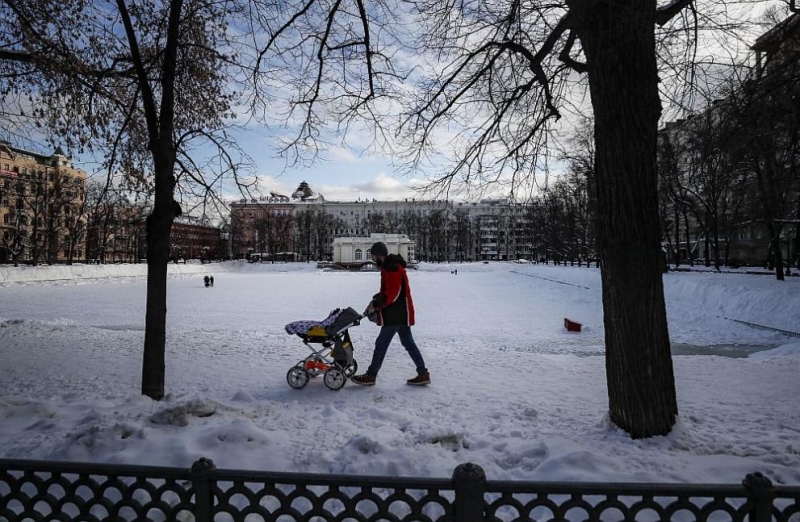 Рекордно количество сняг се изсипа днес над руската столица и големи