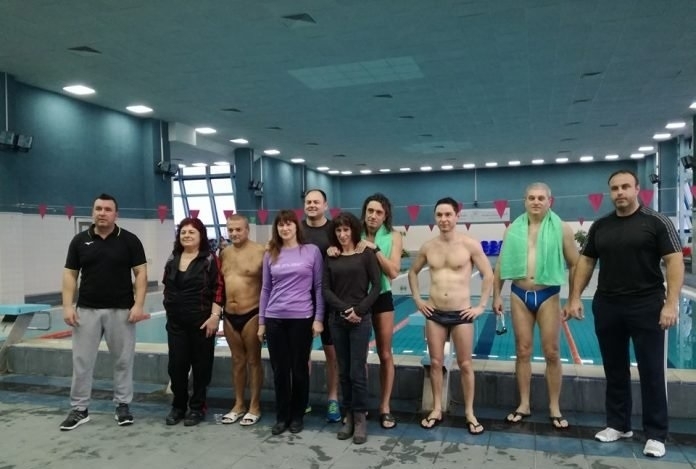 Общо 21 плувци взеха участие в традиционния Ден на дългото