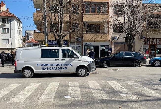 Полицейски служители са задържали 25 годишен хванат с марихуана в