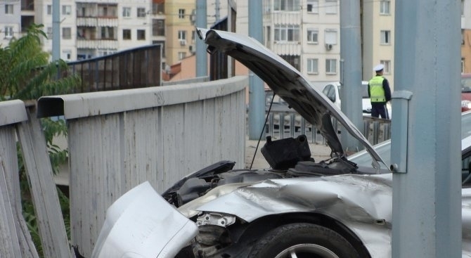 Мъж е в болница след пътно произшествие вчера в Пловдив,