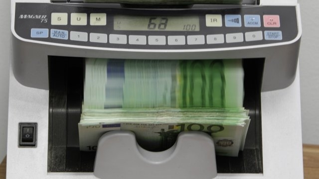 Предвид неблагоприятната външна и вътрешна икономическа обстановка реалният растеж на