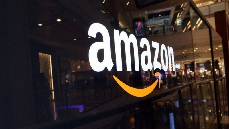 Онлайн търговецът на дребно Amazon се споразумя с френските власти