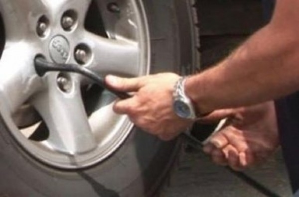 Апаш отмъкнал гумите с джантите на кола паркирана на неохраняем
