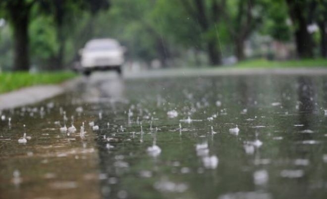 През нощта над южната половина от страната облачността ще е