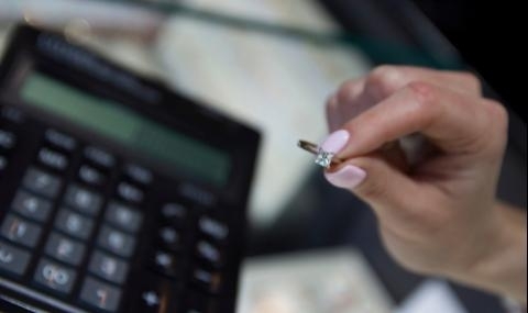 След като отмъкна пръстен за 700 лева от златарско ателие