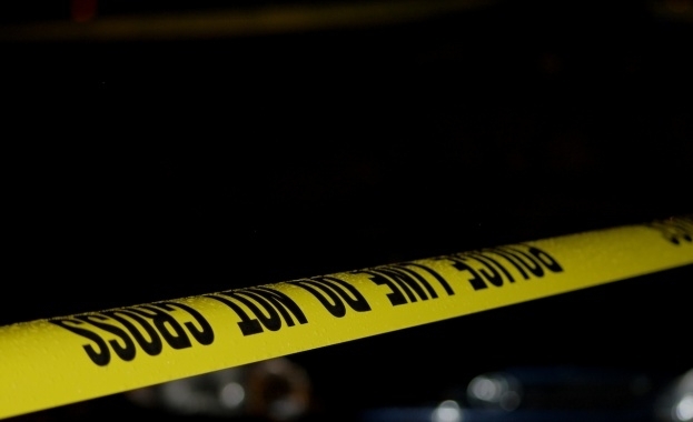 Най малко четирима души са ранени при стрелба в нощен клуб