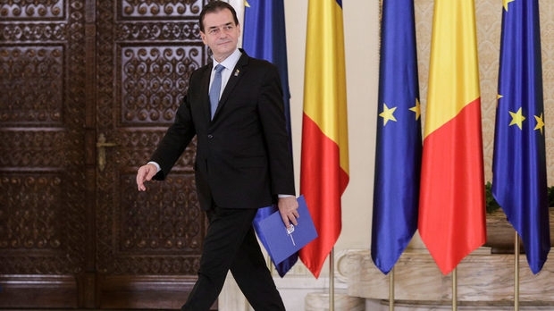 Депутатите в румънския парламент свалиха от власт центристкото правителство на