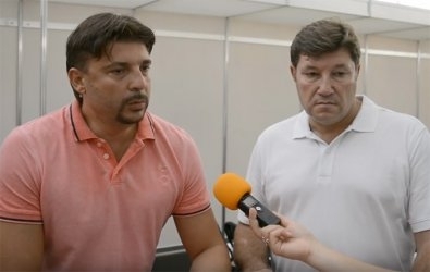 Четири от четири малко познатата компания на рекламния пазар АБ