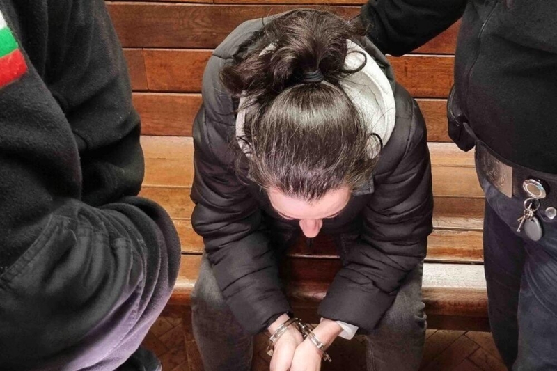 Окръжният съд в Хасково остави в ареста полицейската служителка от