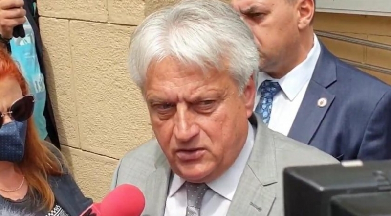 Бойко Борисов е единственият премиер сниман с пълни чекмеджета коментира