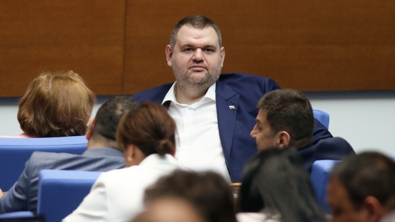 Делян Пеевски обвини президента Румен Радев за разцеплението в ДПС Скоро
