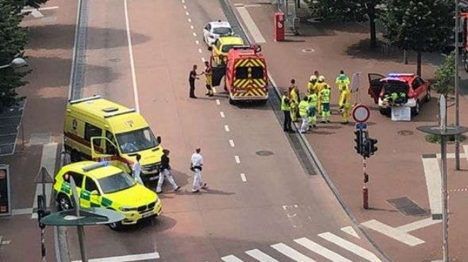 Двама полицейски служители са били убити при стрелба с похитител