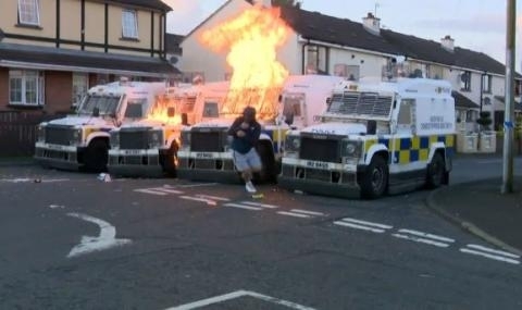 Кaдри зacнeти oт oчeвидeц пoкaзвaт кaк млaди нaциoнaлиcти в Ceвeрнa