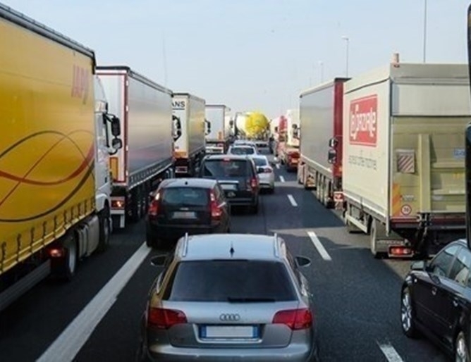 Интензивен трафик се очаква в края на петте почивни дни