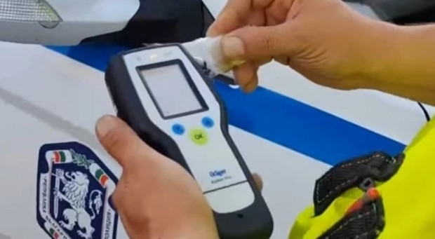 Хванаха жена да шофира на коктейл от 3 вида наркотици във Враца