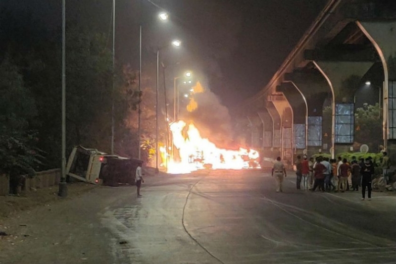 Най малко 5 души загинаха при взрив на камион превозващ пропан бутан